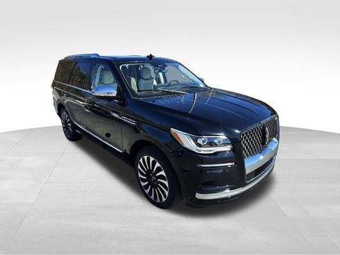 Used 2023 Lincoln Navigator Black Label AWD/4WD image 7