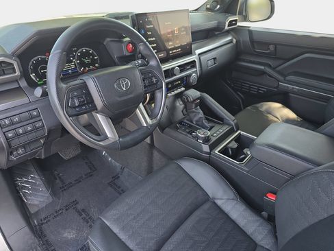 Used 2025 Toyota 4Runner TRD Off-Road Premium w/ Tow Technology Package AWD/4WD image 21