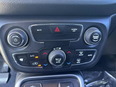 Used 2020 Jeep Compass Latitude image 29