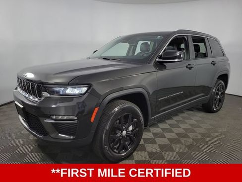 Used 2023 Jeep Grand Cherokee Limited AWD/4WD image 3