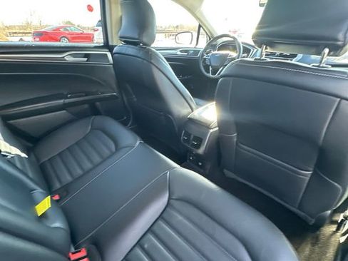 Used 2018 Ford Fusion Energi SE image 9