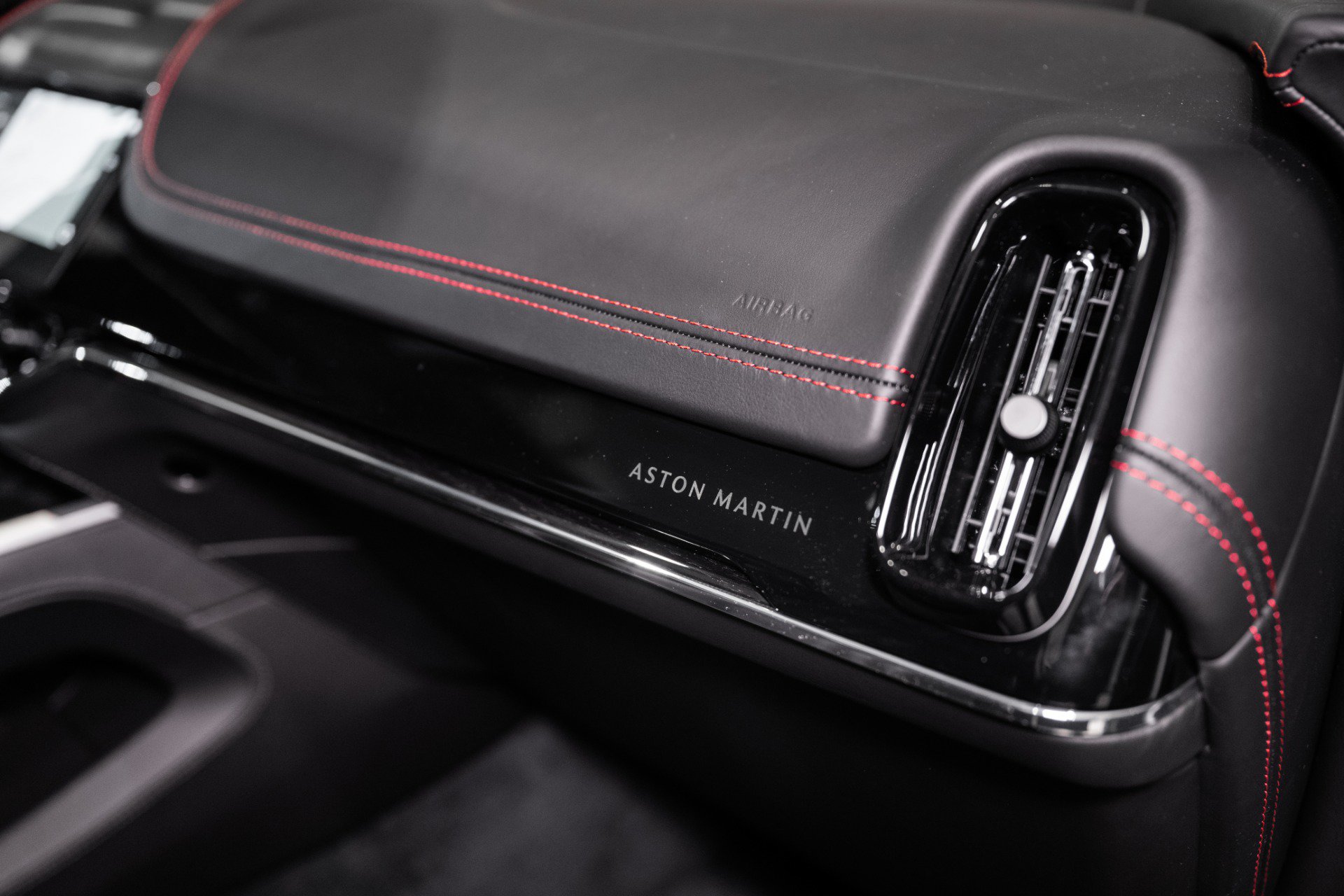 New 2026 Aston Martin DBX 707 AWD/4WD image 41