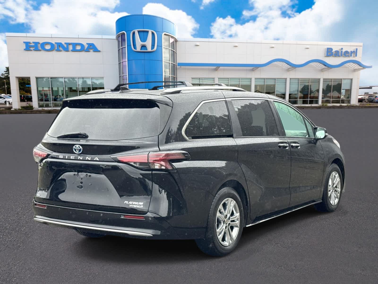Used 2022 Toyota Sienna Platinum AWD/4WD image 5