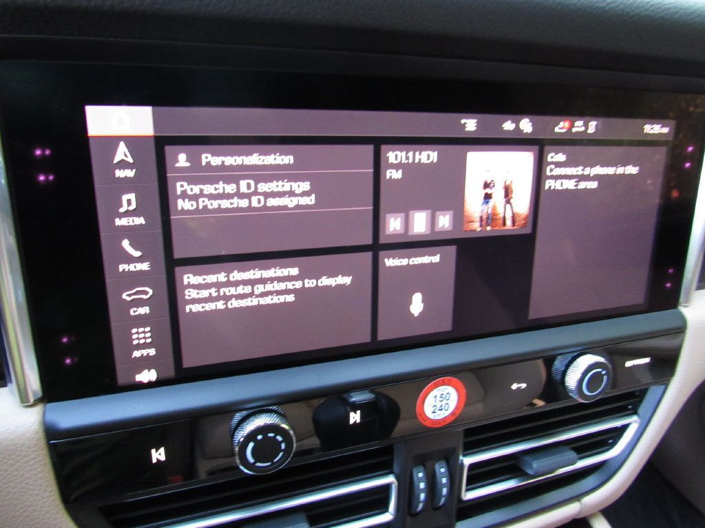 Certified 2026 Porsche Macan AWD/4WD image 28