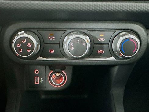 New 2025 Nissan Kicks Play S image 18