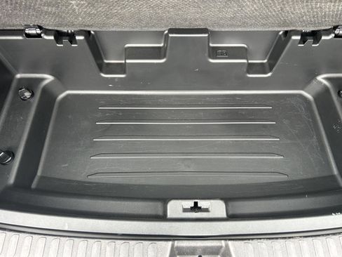 Certified 2025 Chevrolet Traverse LT image 30