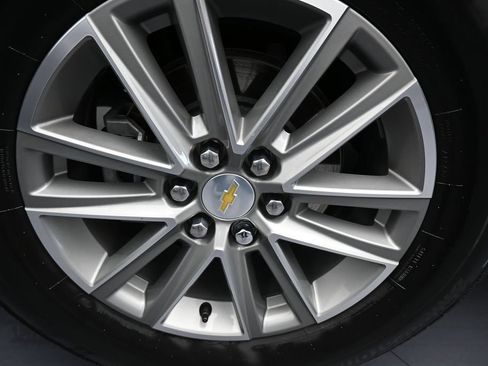 Used 2023 Chevrolet Traverse LT FWD image 43