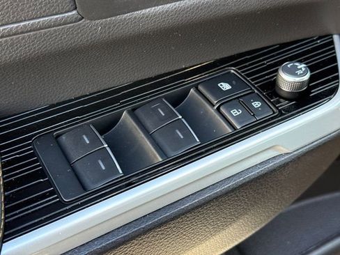 Used 2025 Toyota Sienna XLE Woodland Edition image 23