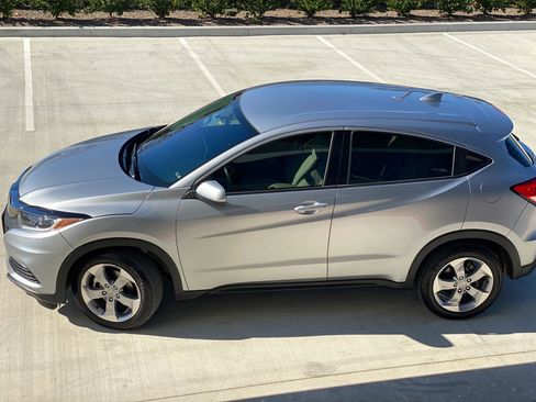 Used 2019 Honda HR-V LX image 7