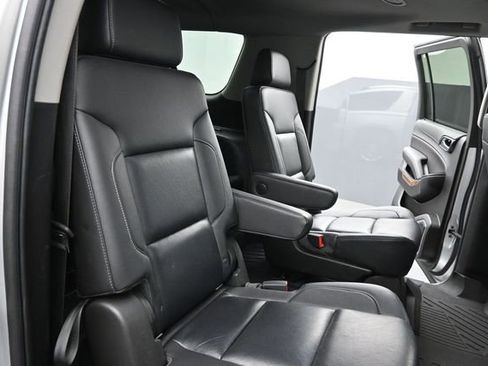Used 2019 Chevrolet Suburban Premier AWD/4WD image 22