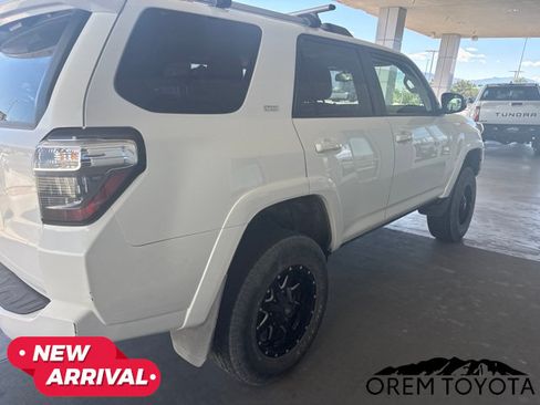Used 2023 Toyota 4Runner SR5 Premium w/ Moonroof Package AWD/4WD image 9