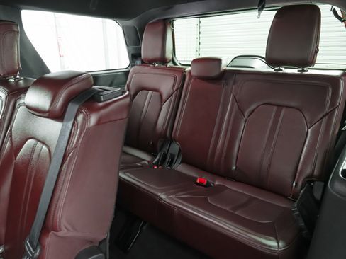 Used 2024 Ford Expedition Limited image 23