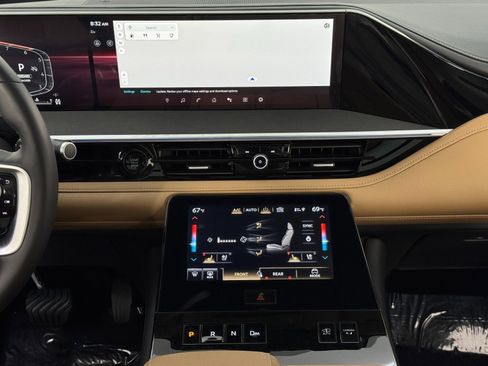 Used 2025 INFINITI QX80 Sensory image 25