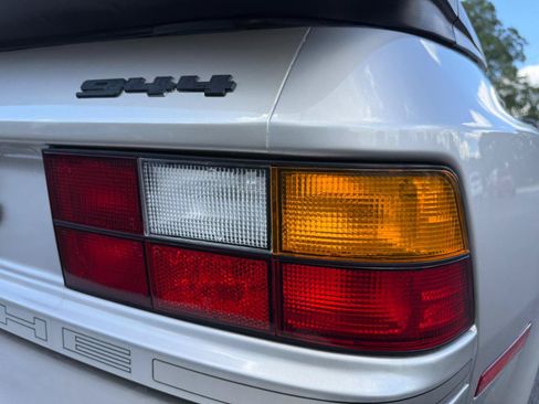 Used 1988 Porsche 944 Coupe RWD image 17