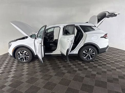 Used 2023 Kia Sportage EX AWD/4WD image 11