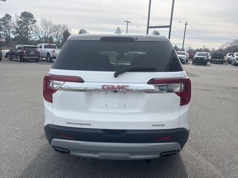 Used 2023 GMC Acadia SLE w/ Driver Convenience Package image 7