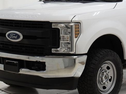 Used 2018 Ford F350 XL w/ Power Equipment Group AWD/4WD image 10