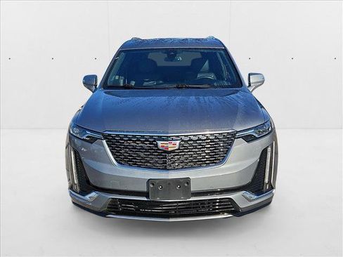 Used 2024 Cadillac XT6 Premium Luxury image 2