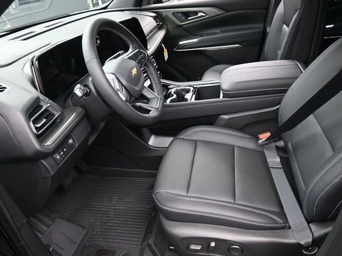 New 2026 Chevrolet Traverse LT w/ Driver Confidence Package FWD image 8