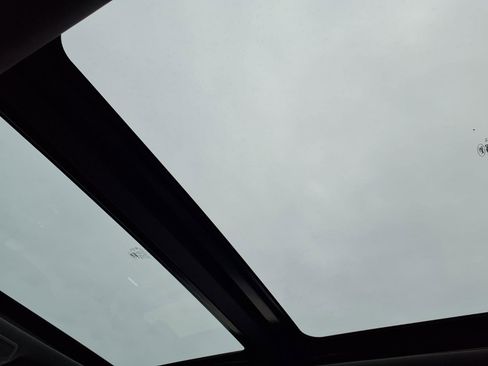 Used 2016 Ford F150 XLT w/ Equipment Group 302A Luxury image 8