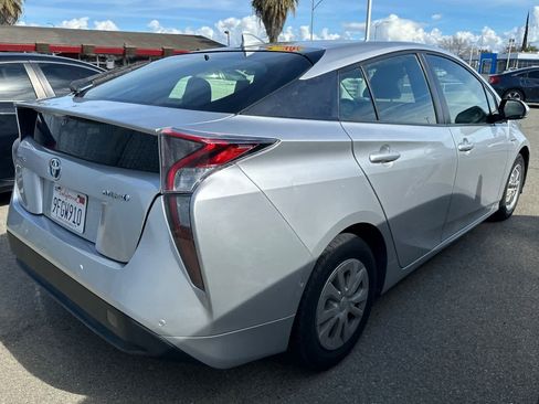 Used 2017 Toyota Prius Two w/ Prius Two Safety Plus Package image 2