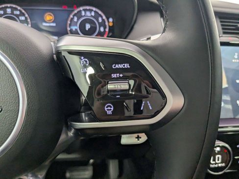 Used 2021 Jaguar E-PACE SE AWD/4WD image 19
