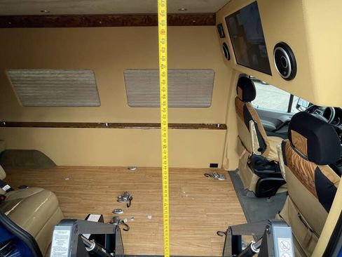 Used 2014 Mercedes-Benz Sprinter 2500 image 38