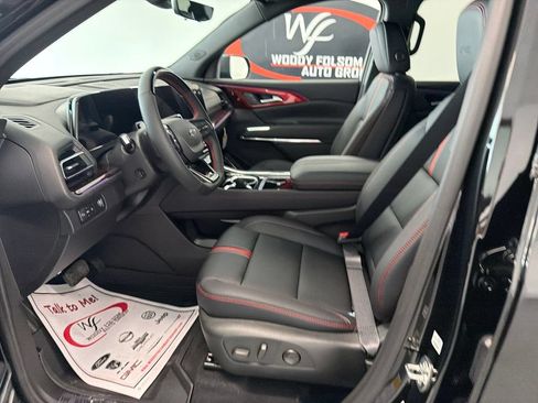 New 2026 Chevrolet Traverse RS w/ LPO, Floor Liner Package FWD image 11