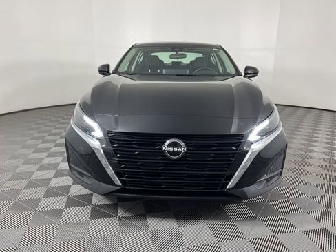Used 2023 Nissan Altima 2.5 SV w/ SV Premium Package FWD image 5