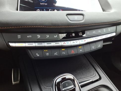 Used 2023 Cadillac XT4 Sport AWD/4WD image 30