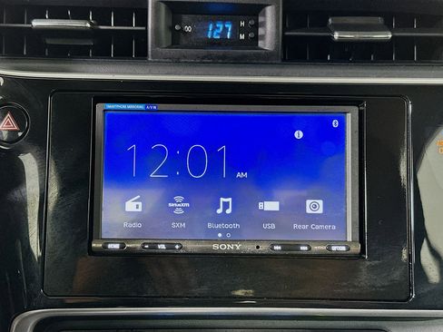 Used 2018 Toyota Corolla LE image 23