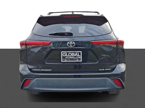 Used 2022 Toyota Highlander XLE image 6