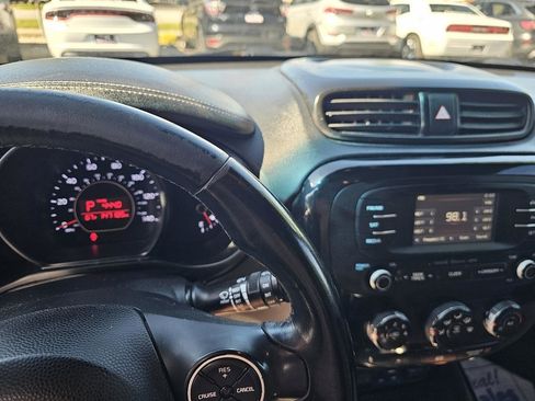Used 2016 Kia Soul ! w/ Umber Package 1 FWD image 25