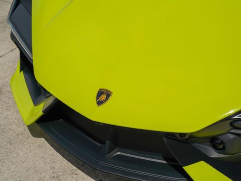 Used 2025 Lamborghini Revuelto Base image 17