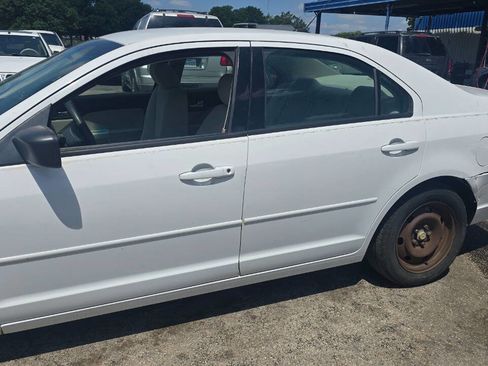 Used 2007 Ford Fusion S FWD image 2