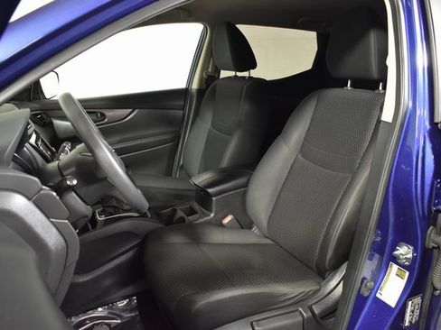 Used 2020 Nissan Rogue Sport S w/ Appearance Package image 9