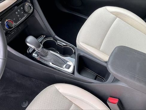 Used 2023 Buick Encore GX Preferred w/ Cold Weather Comfort Package FWD image 17
