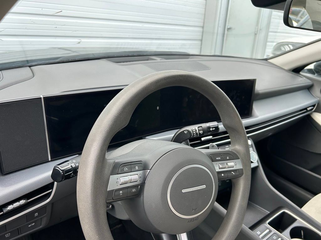 Used 2025 Hyundai Sonata SEL FWD image 10