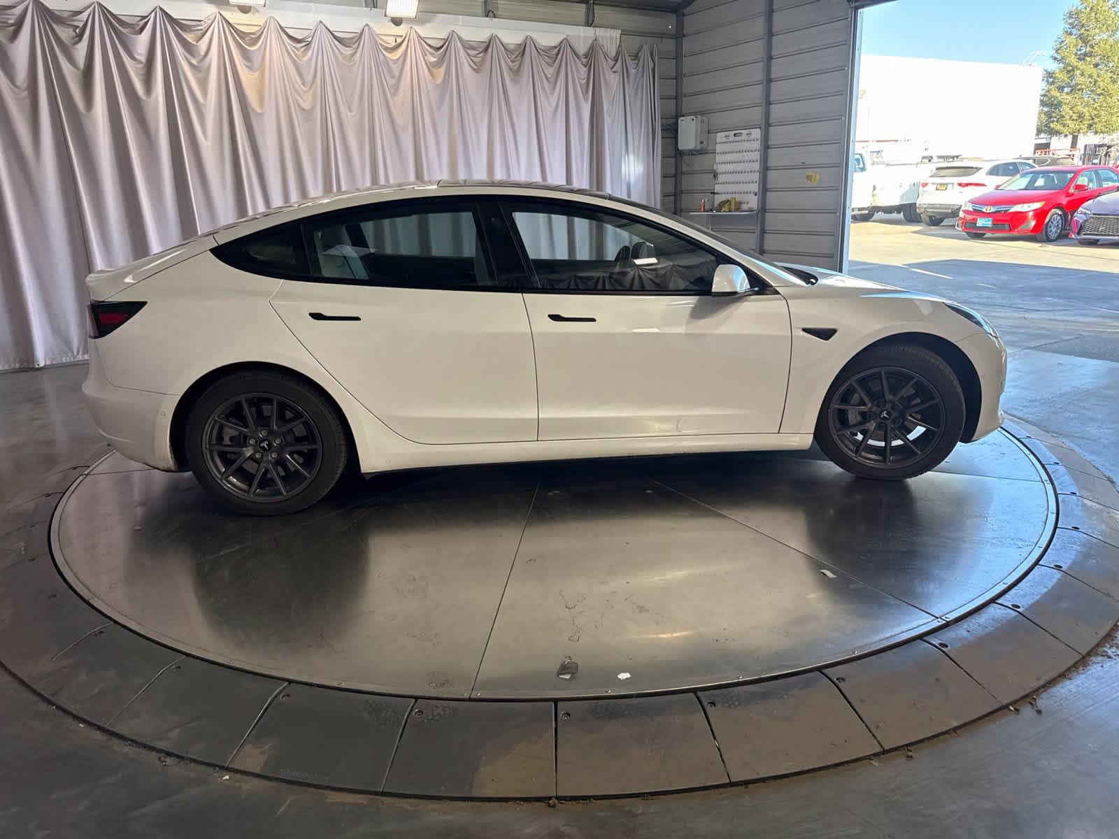 Used 2022 Tesla Model 3 Long Range AWD/4WD image 4