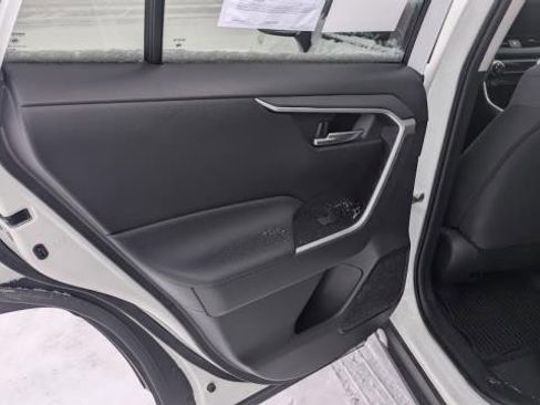 Used 2023 Toyota RAV4 XLE w/ Convenience Package image 28