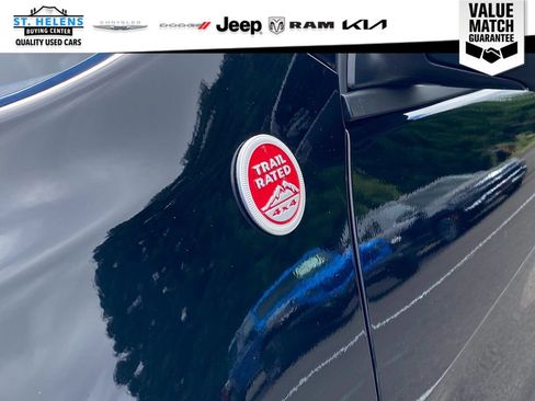 Used 2022 Jeep Cherokee Trailhawk w/ Sun, Sound & Nav Group AWD/4WD image 13