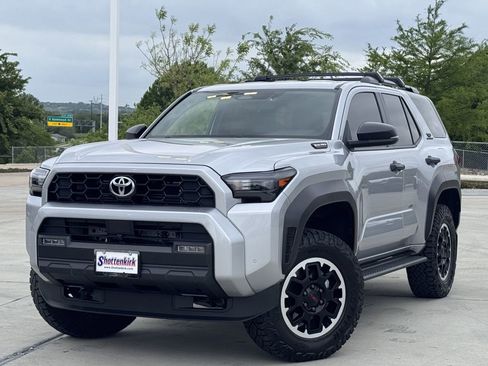 Used 2025 Toyota 4Runner TRD Off-Road AWD/4WD image 2