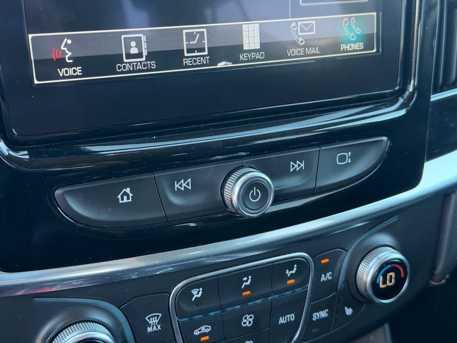Used 2019 Chevrolet Traverse LT FWD image 16
