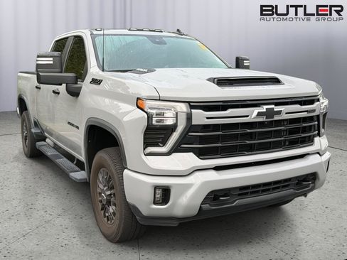 Used 2024 Chevrolet Silverado 2500 LT w/ Z71 Sport Edition AWD/4WD image 4