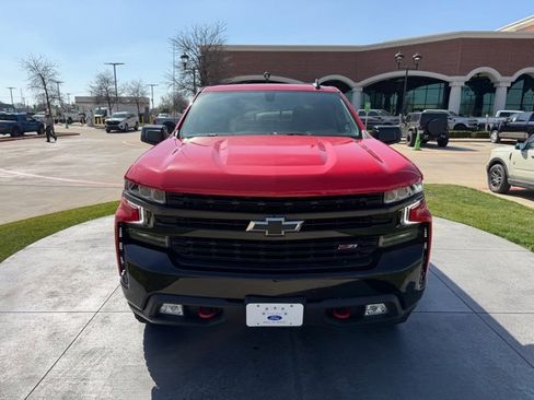 Used 2021 Chevrolet Silverado 1500 LT Trail Boss w/ Convenience Package II image 2