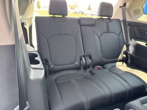 Certified 2025 Honda Pilot Touring image 25