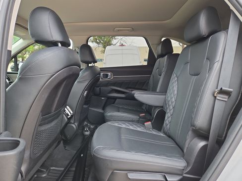 Used 2022 Kia Sorento SX Prestige AWD/4WD image 13
