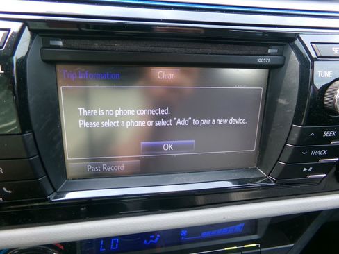 Used 2016 Toyota Corolla LE FWD image 17