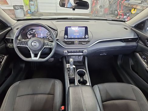 Used 2021 Nissan Altima 2.5 SV FWD image 9