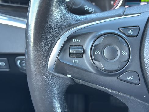 Used 2019 Buick Enclave Essence FWD image 13